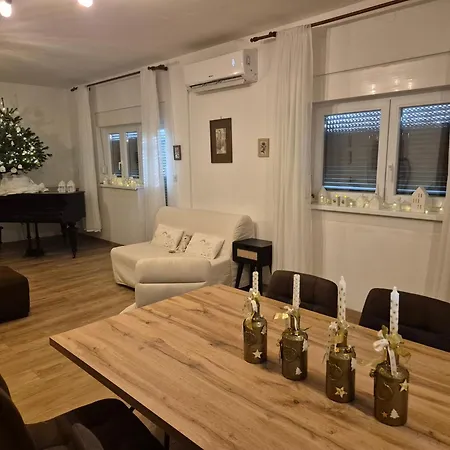 Lana Apartman