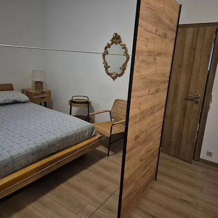 Lana Apartman *