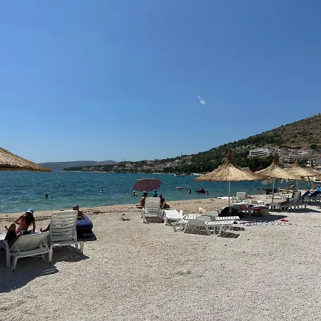 Lana Apartman