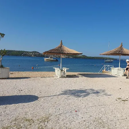Lana Apartman