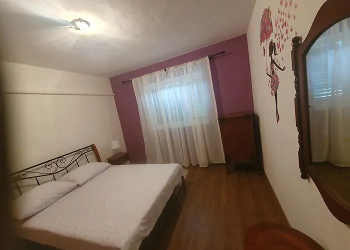 拉纳公寓 * 特罗吉尔