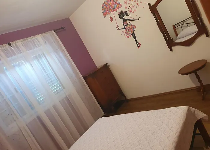 拉纳公寓 特罗吉尔