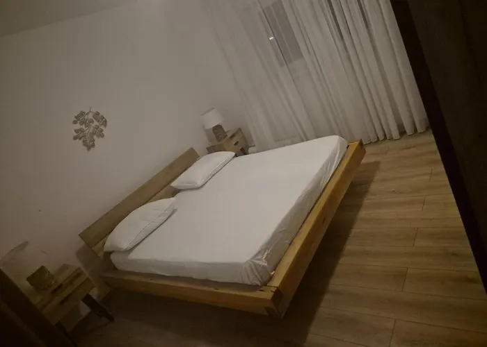 拉纳公寓 特罗吉尔